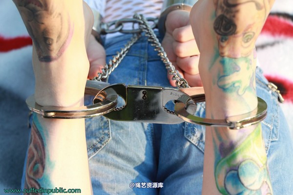 girlsinsteel - Hogtied in the sun 第 13 张图片