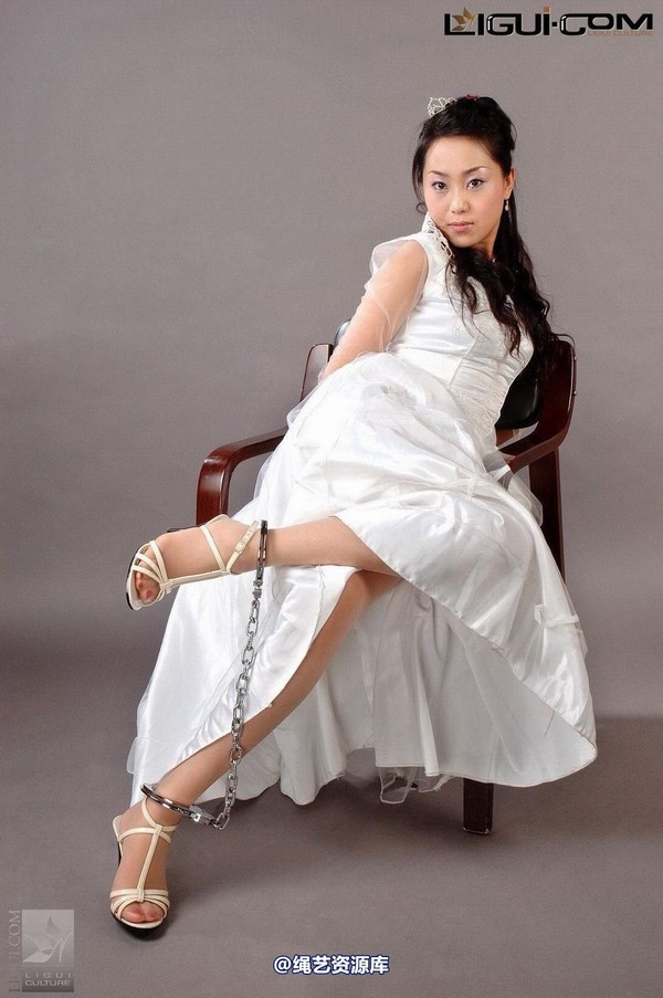 丽柜美束 - 2008-11-07 琳达 第 24 张图片