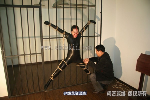 锐度主张 - 20070328第08期 胶衣束缚 模特：雨竹 第 105 张图片