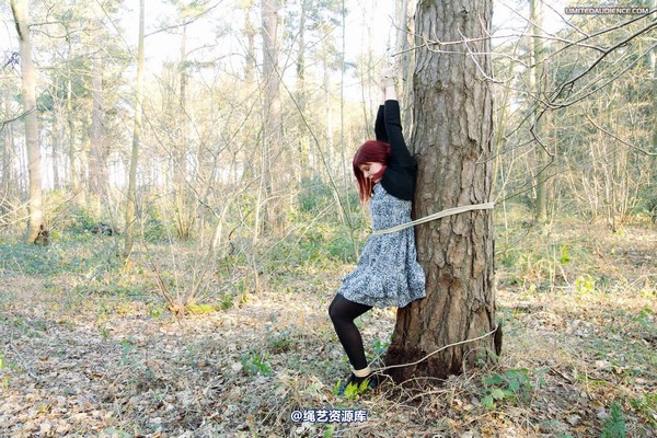 limitedaudience - 2012 scarlett far from help 3 第 1 张图片