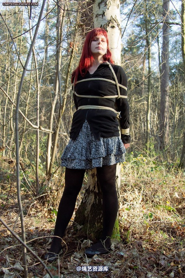 limitedaudience - 2012 scarlett stuck in the woods 2 第 1 张图片