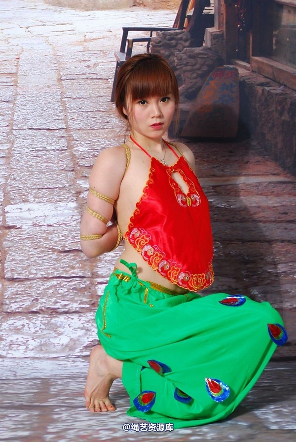 唯美之家 - 新模萌萌红肚兜 第 36 张图片