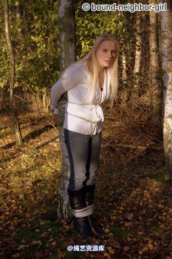 bound-neighbor-girl - Bambi - Tied up in the autumn woods Part 1 第 10 张图片