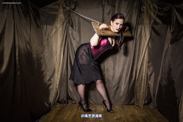limitedaudience - 2014 caroline pierce in stocks 第 10 张图片