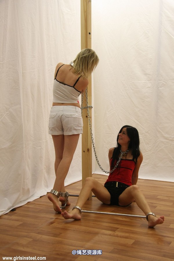 girlsinsteel - Trying to escape 第 42 张图片