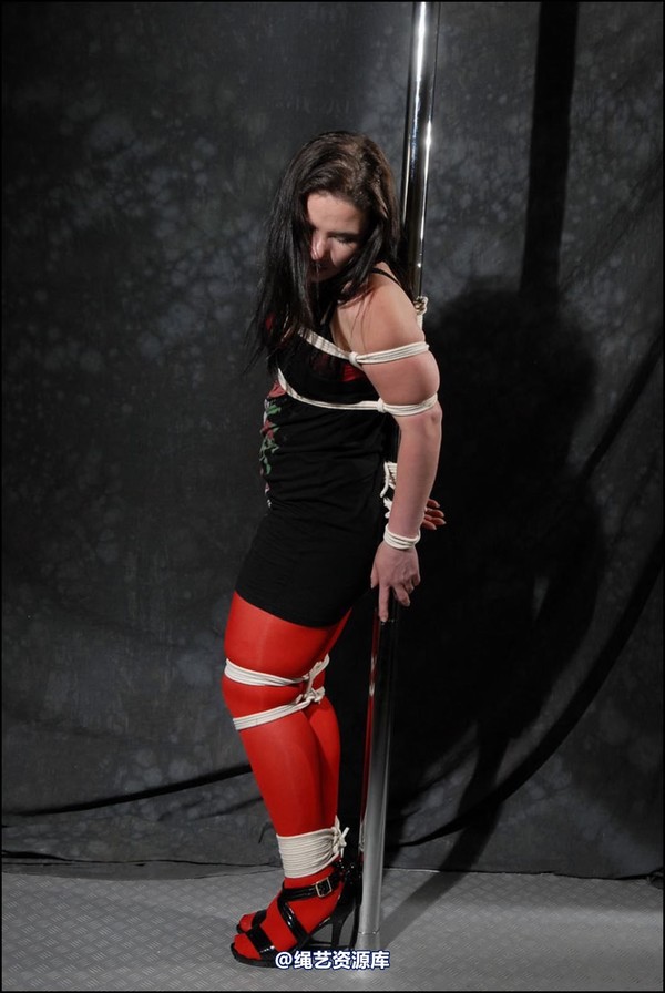 simplytied - Red on pole 第 18 张图片