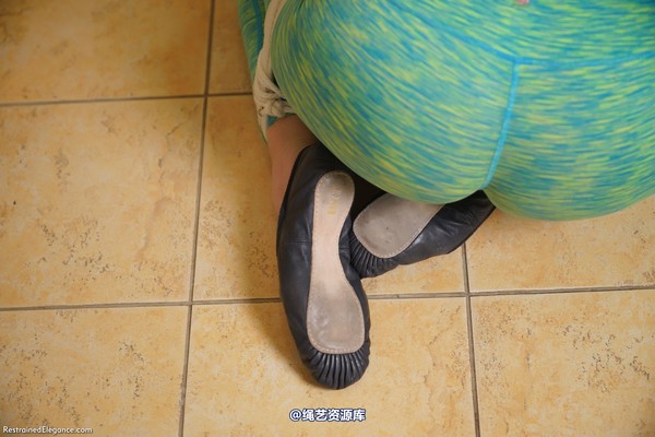 restrainedelegance - Ballet Slipper Belt Bound 第 28 张图片