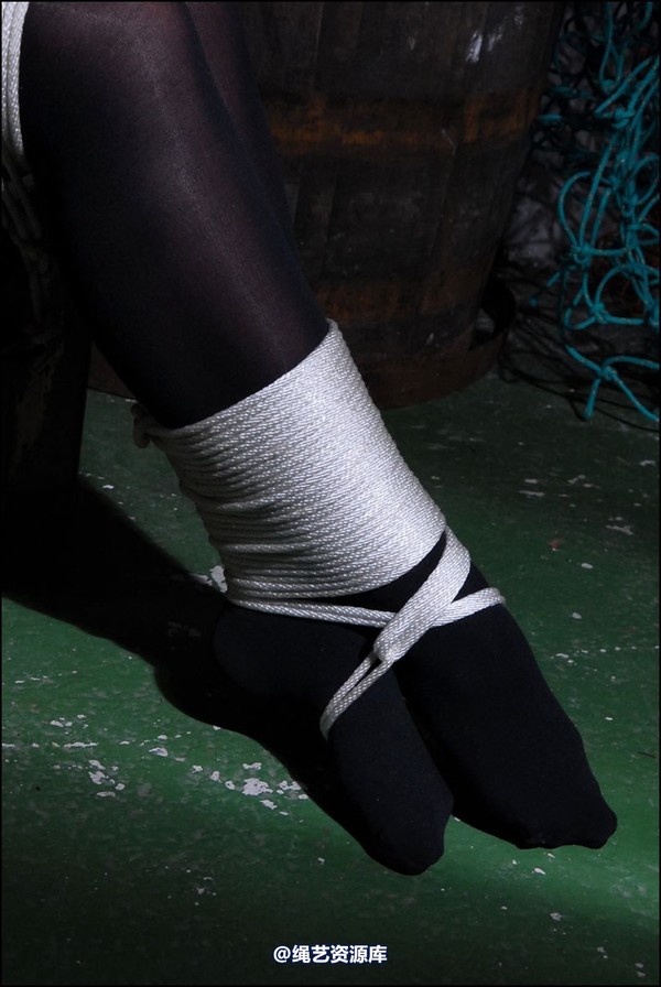 simplytied - J in black opaque 第 27 张图片