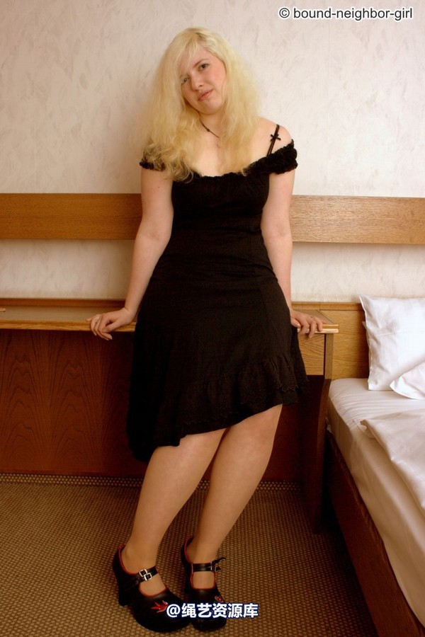 bound-neighbor-girl - Svenja - In Hotel Room tied 1 第 3 张图片