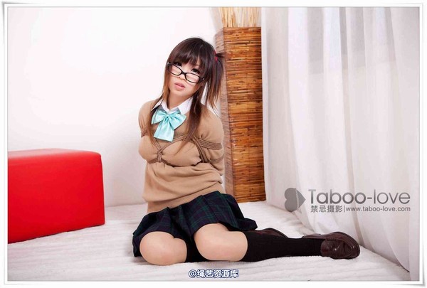 禁忌摄影 - No.040 小�� �W生制服眼�R娘 第 16 张图片