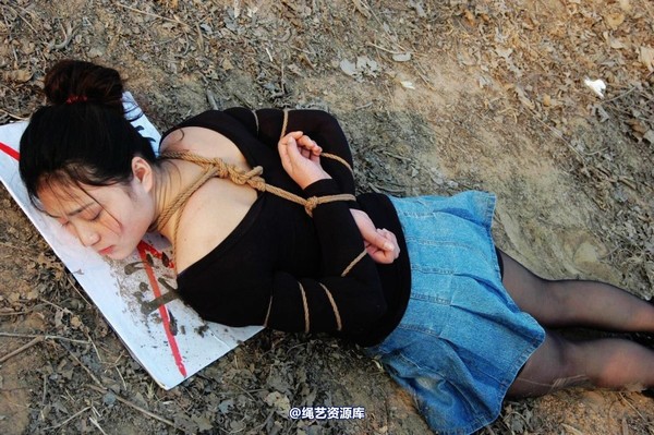 mj影视 - 2013-3-4陈沫踏青 黑丝美女最终的不归路 第 123 张图片