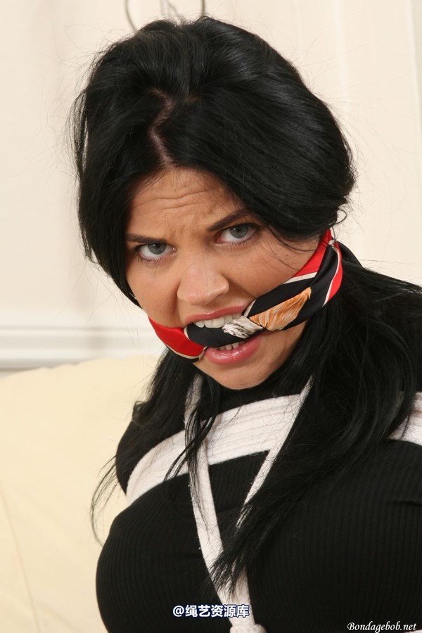bondagebob - Monica Harris Fretting in a sweater 第 97 张图片