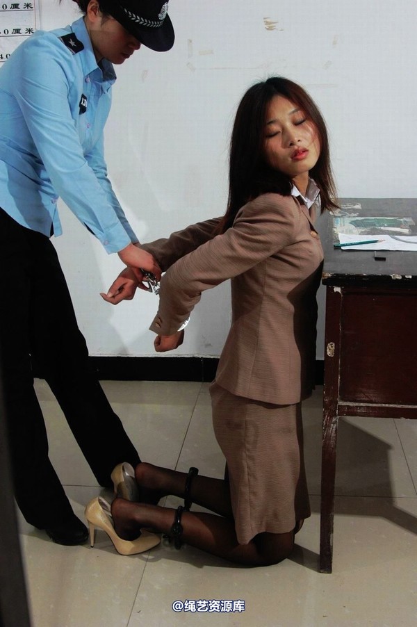 mj影视 - 倾心职务犯罪－押解绳-2013-03-28 第 180 张图片
