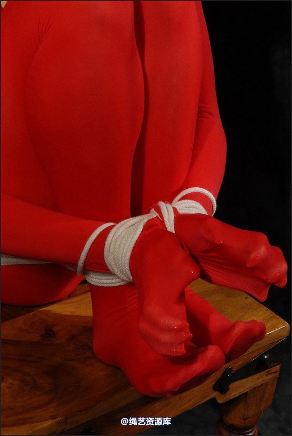 simplytied - Fawnya red encasement 第 25 张图片