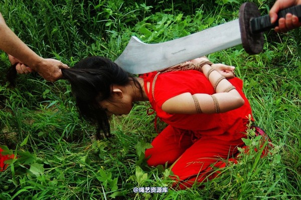 mj影视 - 血的代价-红罪衣刑场木驴斩－梅晓芳2013-08-26 第 173 张图片