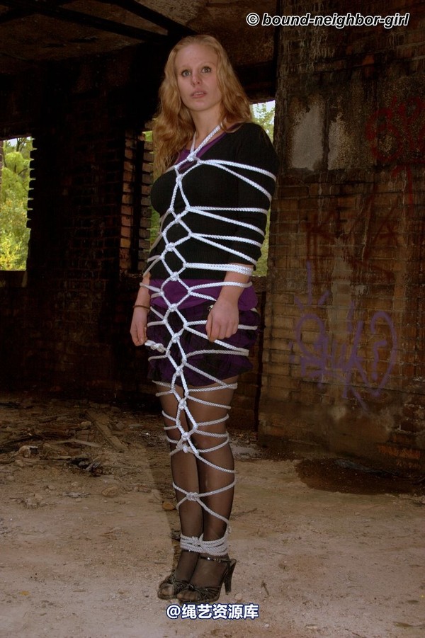 bound-neighbor-girl - Peggy - surprise in the ruins part 3 第 50 张图片