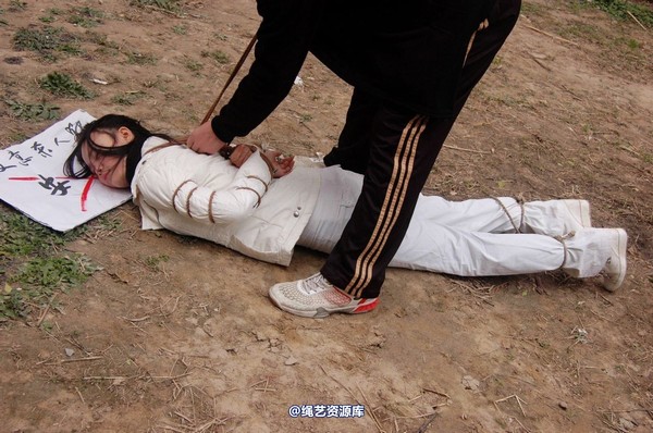 mj影视 - 安娜刑场2013-04-13 第 234 张图片