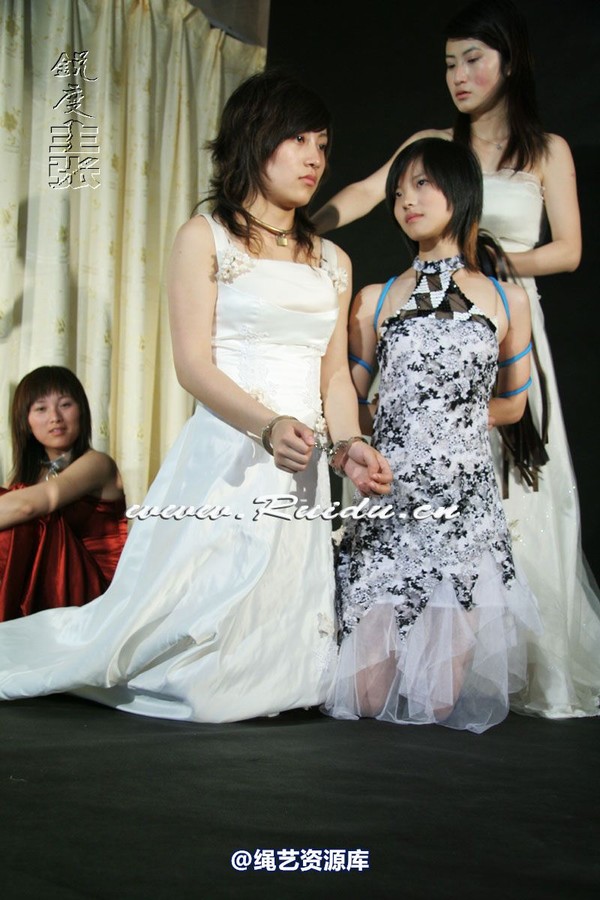 锐度主张 - 孔雀、倩倩、玉儿、豆芽高雅的制服 第 176 张图片