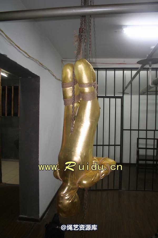 锐度主张 - 20070921第34期 影片胶衣紧缚悬吊图片 第 134 张图片