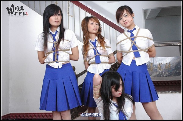 唯美之家 - 2008-09-24制服群绑 第 189 张图片