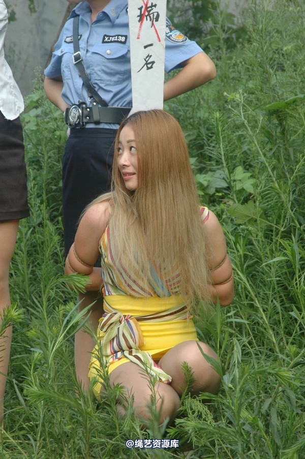 mj影视 - 血的代价执行刑场 失禁战栗2013-08-26 第 225 张图片