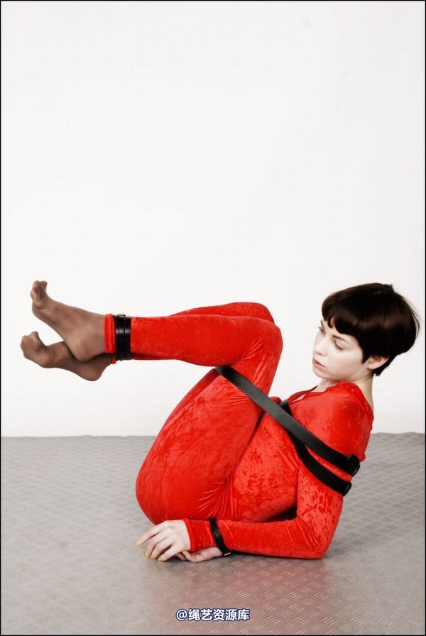 simplytied - Fawnya Red catsuit 第 28 张图片