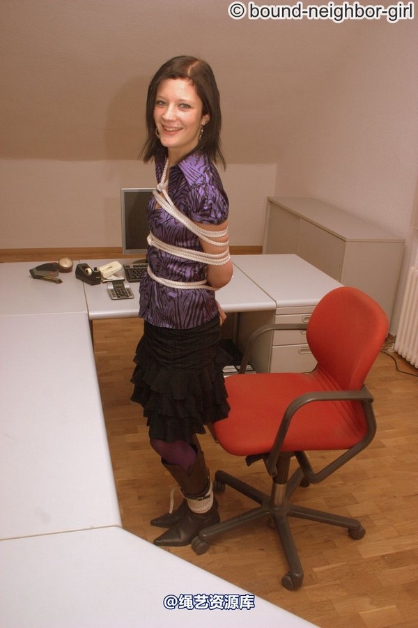 bound-neighbor-girl - Melina in bondage games in the office part 4 第 24 张图片