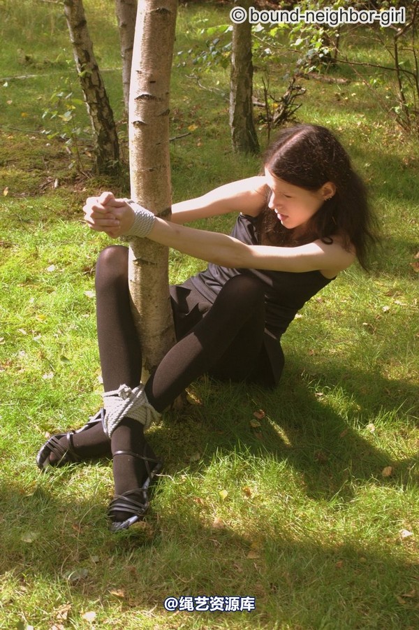 bound-neighbor-girl - Tanja - Tied up in the forest 1 第 35 张图片