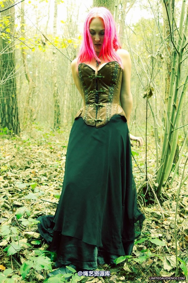 limitedaudience - 2012 elyssia cuffed in the woods 第 11 张图片
