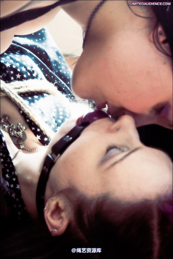 limitedaudience - 2009 elyssia tarda girlfriends in trouble 3 第 33 张图片