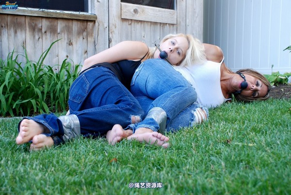 boundhotties - BROOKE & CRYSTAL 2 第 31 张图片