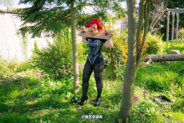 limitedaudience - 2014 raevan locked in stocks 第 1 张图片