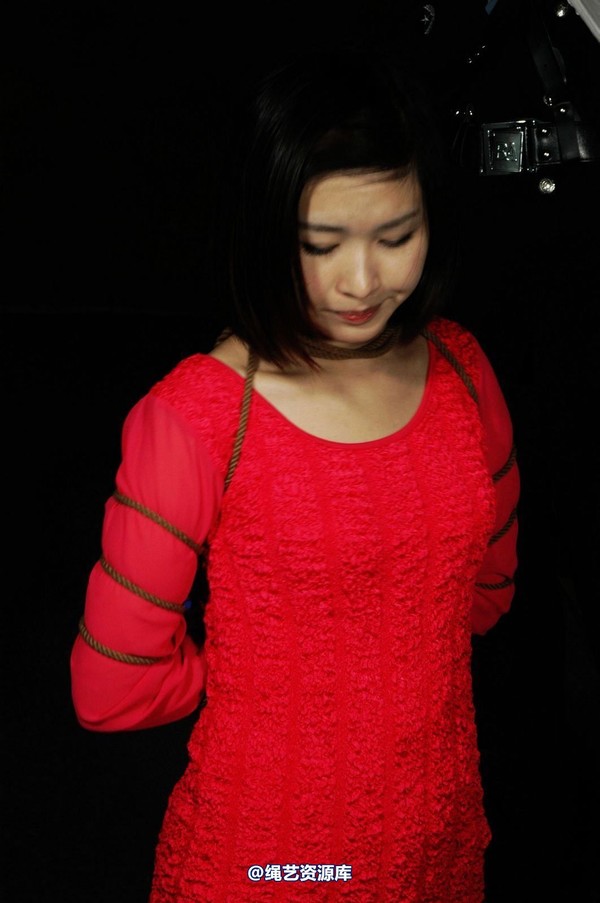 mj影视 - 梅晓枫―临刑捆绑2013-05-09 第 14 张图片