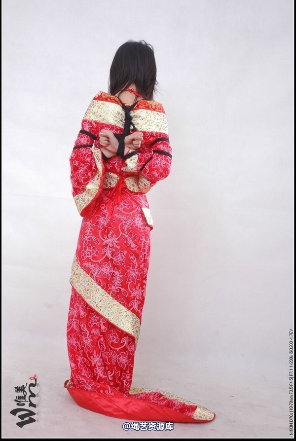 唯美之家 - 2008-11-20雯雯汉服 第 28 张图片