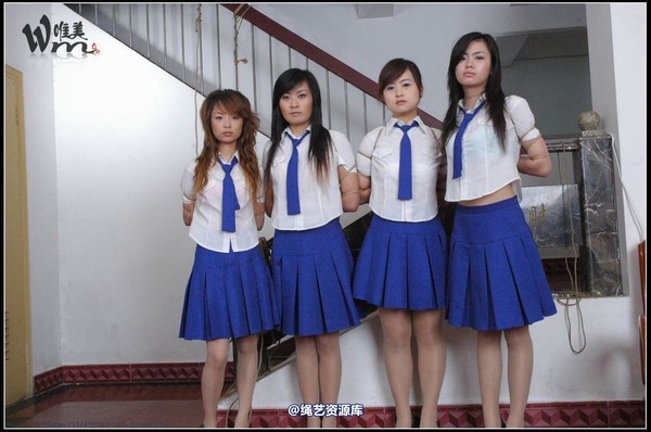 唯美之家 - 2008-09-24制服群绑 第 68 张图片