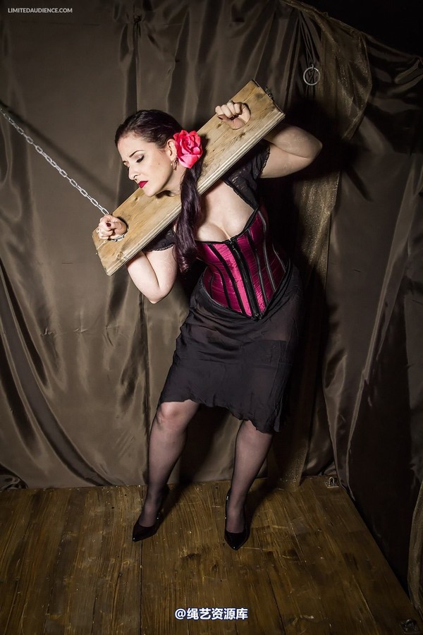 limitedaudience - 2014 caroline pierce in stocks 第 33 张图片