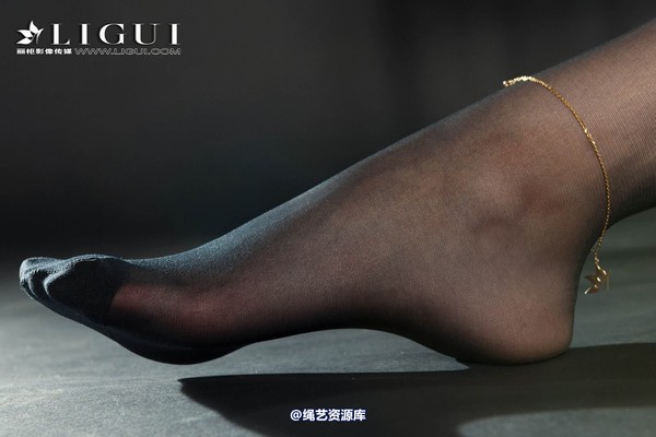 丽柜美束 - 2018-08-31 小戈 镣铐 第 43 张图片