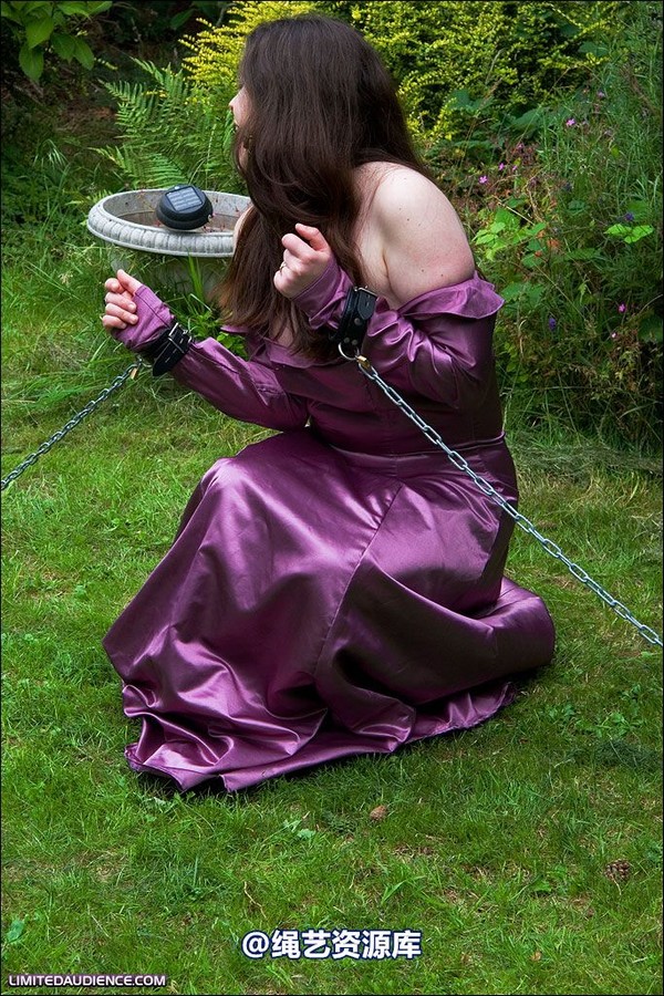 limitedaudience - 2008 catya chained 第 14 张图片