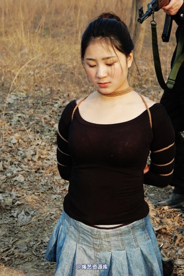 mj影视 - 2013-3-4陈沫踏青 黑丝美女最终的不归路 第 16 张图片