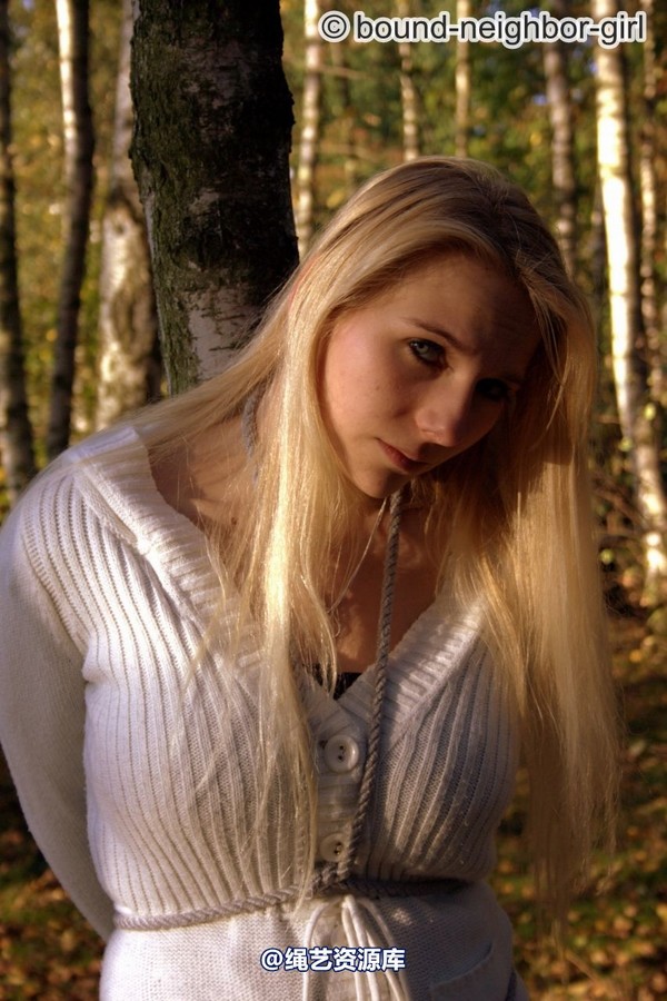 bound-neighbor-girl - Bambi - Tied up in the autumn woods Part 1 第 36 张图片