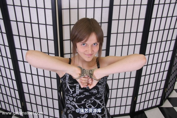 girlsinsteel - Girl, who loves to be handcuffed 第 12 张图片