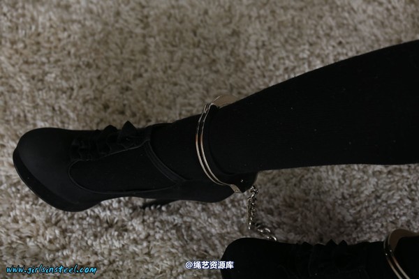 girlsinsteel - Secretary in handcuffs 第 45 张图片