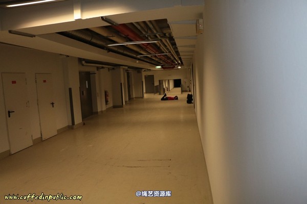 girlsinsteel - Alone at the basement 第 72 张图片