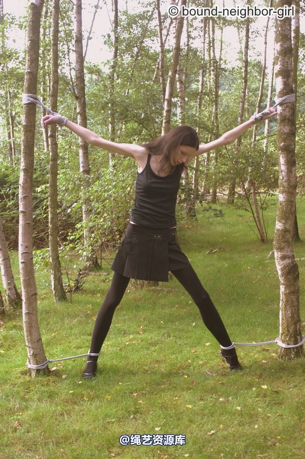 bound-neighbor-girl - Tanja - Tied up in the forest 1 第 18 张图片