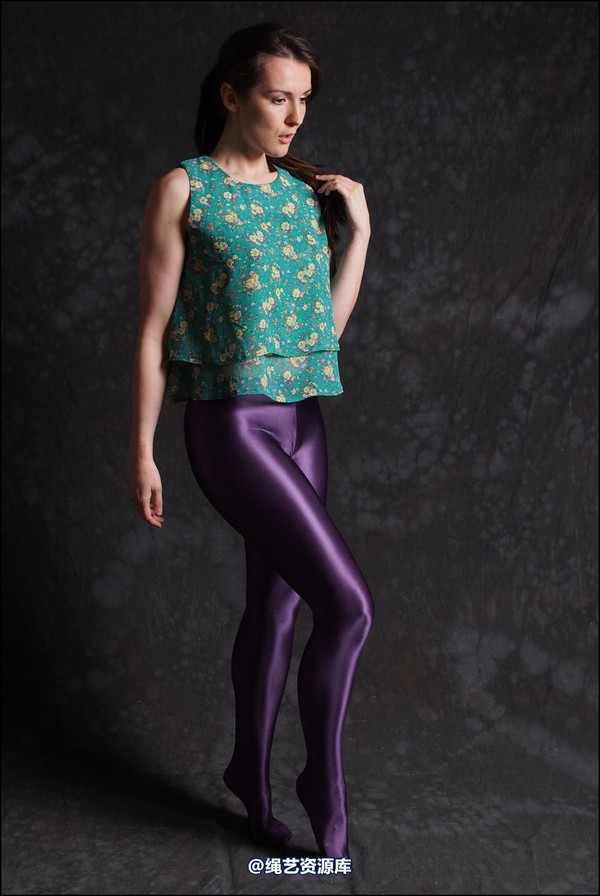 simplytied - Very nice purple tights 第 1 张图片