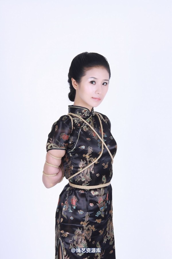 神艺缘 - 133-表面正统骨子风情美女旗袍五花 第 51 张图片