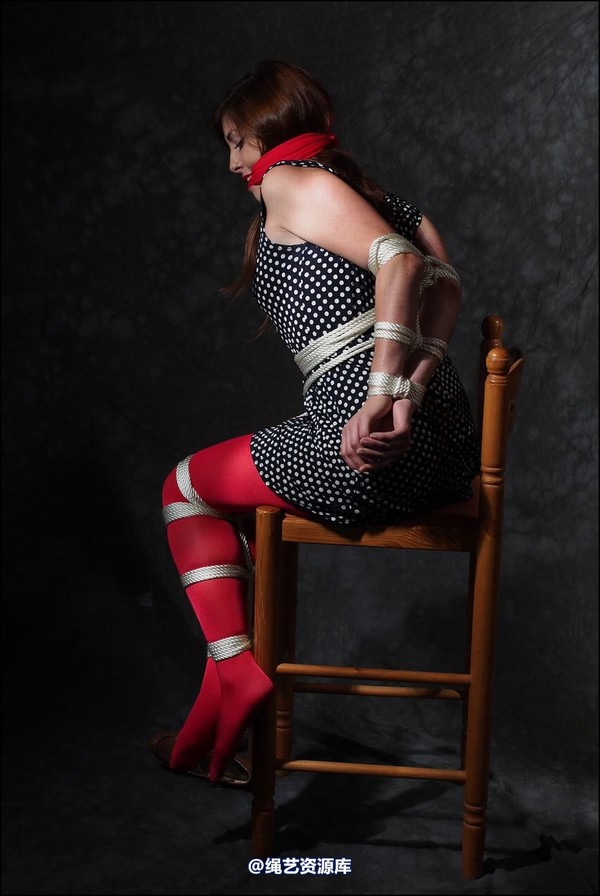 simplytied - She wanted to wear red tights 第 38 张图片
