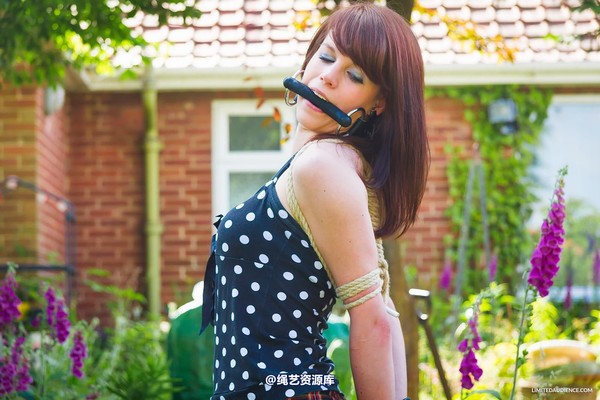 limitedaudience - 2013 luisa teetering on the edge 2 第 3 张图片