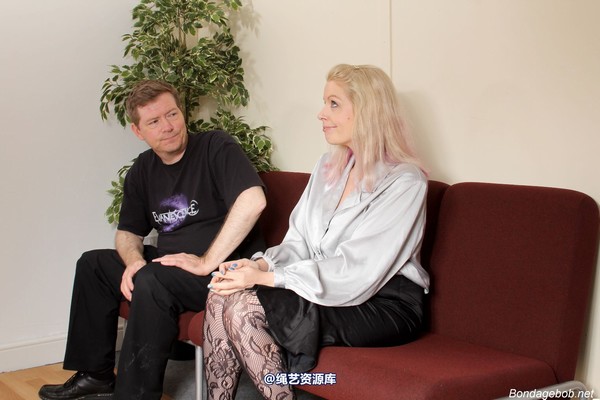 bondagebob - Tepmptess Kate The waiting Room 第 6 张图片