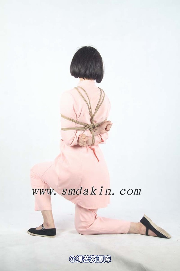 锐度主张 - 粉色护士服花样捆绑模特：碧菡 第 7 张图片